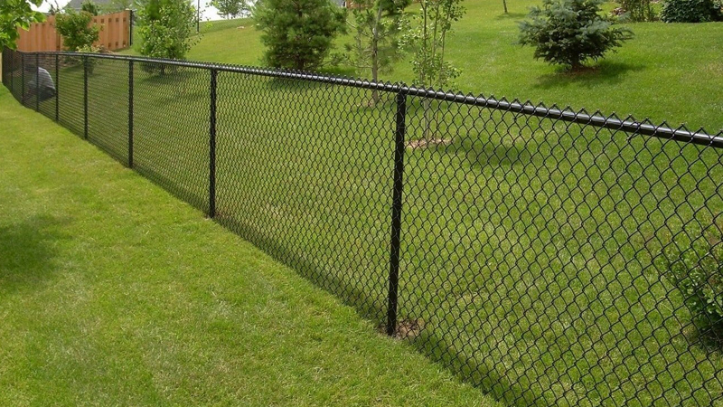 Забор из сетка-рабица