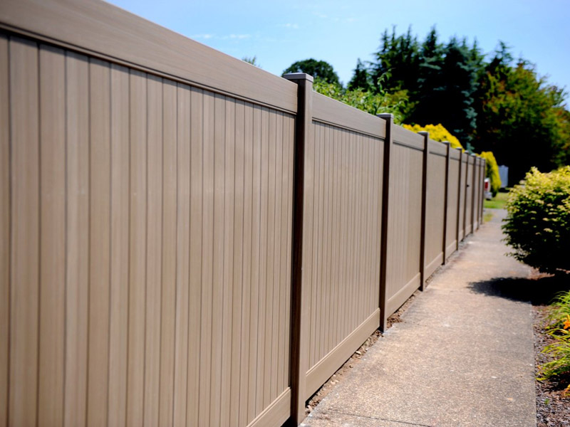 Заборы из пластика